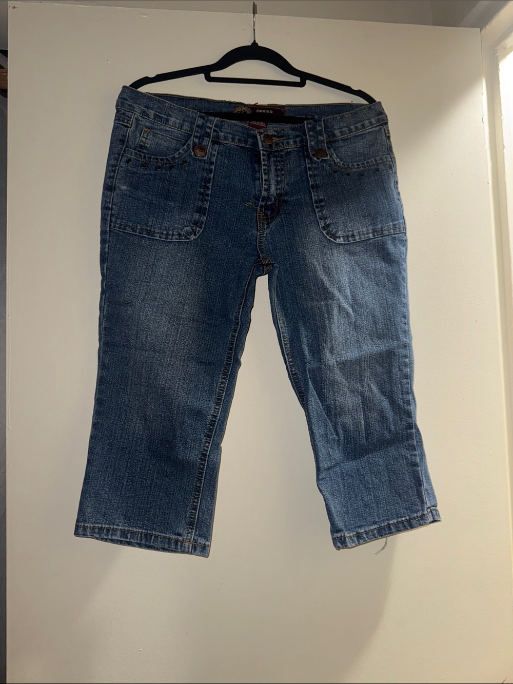 Denim Capri Jeans | Functional Back Pockets | Button Detail | Y2K Style